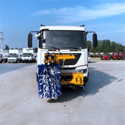 Dongfeng HOWO Shacman 8000L Guardrail Cleaning Truck